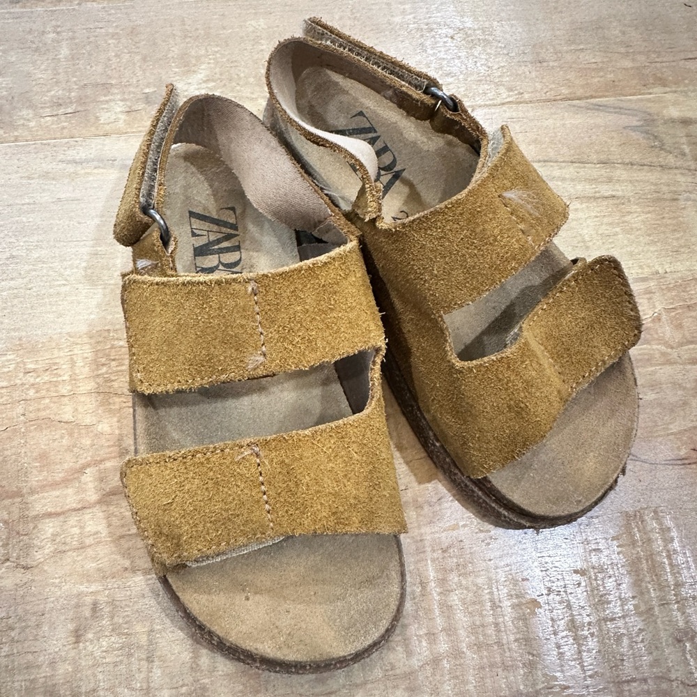 Zara Baby Soft suede leather Velcro tan kids toddler sandal shoes